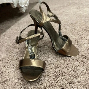 New with flaw Fioni 6.5 bronze copper metallic jewel dress sandals shoes heels